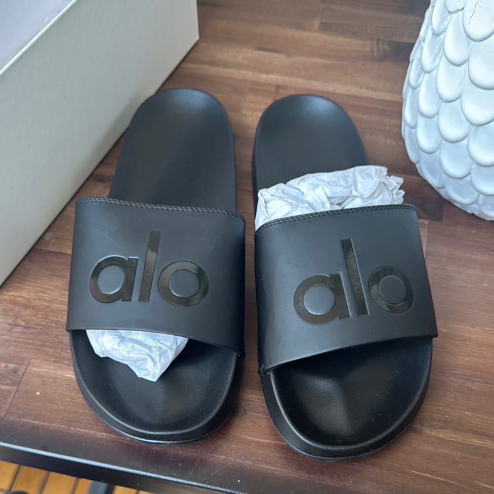 Alo Yoga Black Slide Sandals